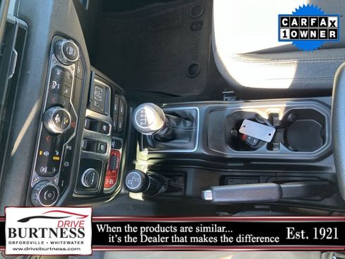 Used 2024 Jeep Wrangler Willys image 28