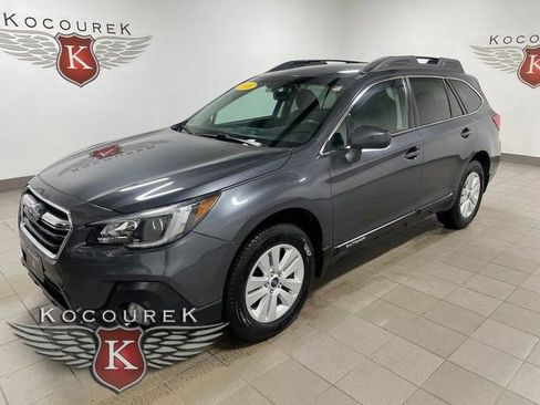 Used 2019 Subaru Outback 2.5i Premium image 3