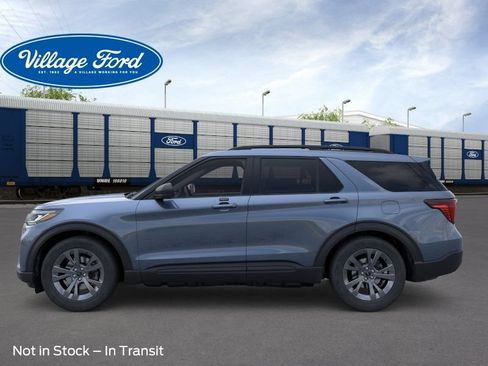 Used 2026 Ford Explorer Active w/ Active Comfort Package AWD/4WD image 3