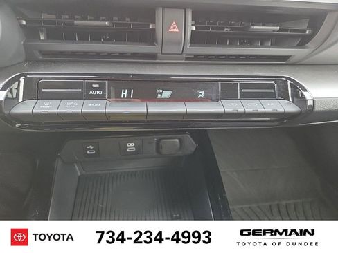 Used 2025 Toyota Prius LE image 27