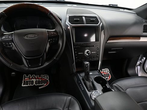 Used 2018 Ford Explorer Platinum image 5