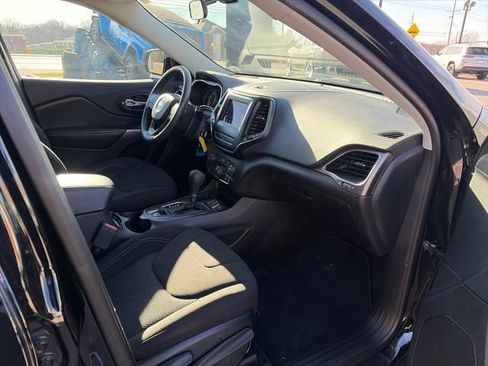 Used 2020 Jeep Cherokee Latitude image 27