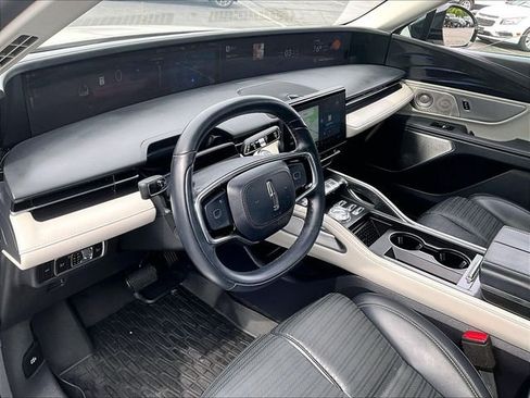 Used 2025 Lincoln Nautilus Reserve AWD/4WD image 8