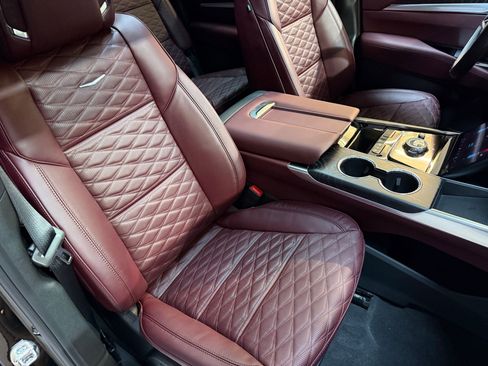 New 2026 Cadillac Escalade ESV Sport w/ LPO, ONYX Package image 62