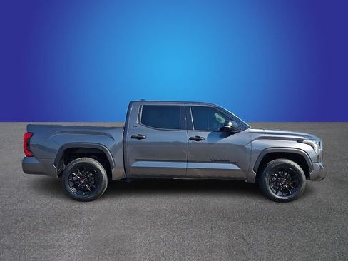 Used 2023 Toyota Tundra SR5 w/ SR5 Convenience Package AWD/4WD image 7