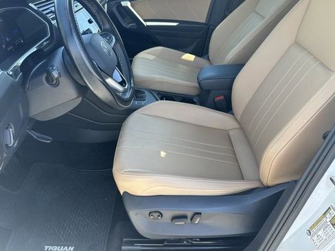 Used 2024 Volkswagen Tiguan SE image 10