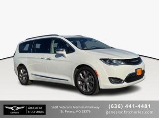 Used 2019 Chrysler Pacifica Limited video 1