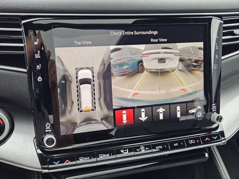 New 2026 Jeep Grand Wagoneer 4WD image 18