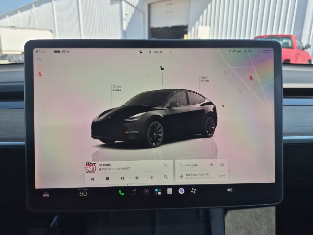 Used 2022 Tesla Model Y Long Range AWD/4WD image 25