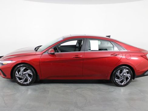 Certified 2025 Hyundai Elantra Limited image 10
