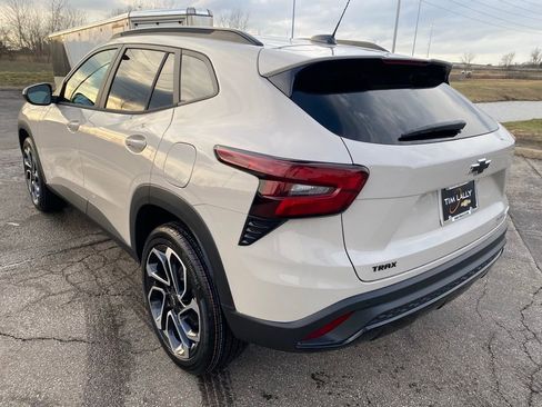 New 2026 Chevrolet Trax RS w/ Sunroof Package image 5