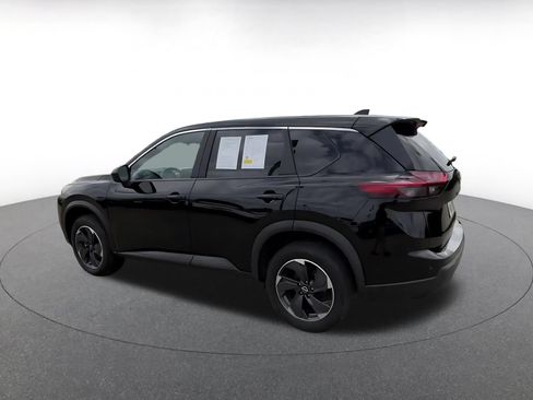 Used 2025 Nissan Rogue SV FWD image 9