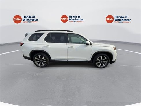 Used 2024 Honda Pilot Elite image 11