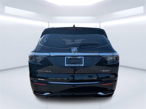 Used 2023 Buick Enclave Avenir w/ Avenir Technology Package image 4