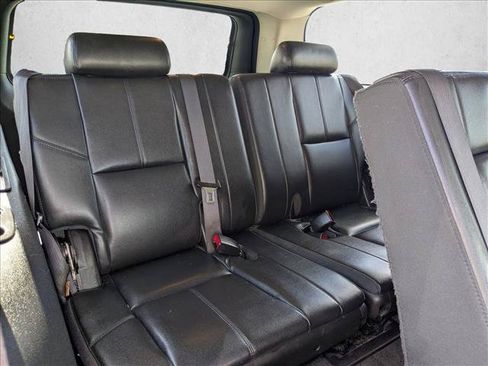 Used 2013 Chevrolet Suburban LT RWD image 19