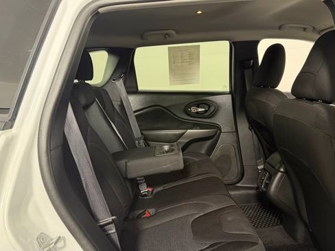 Used 2019 Jeep Cherokee Sport w/ Cold Weather Group AWD/4WD image 31