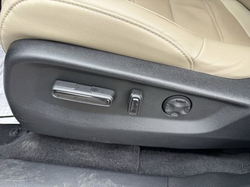 Used 2022 Honda CR-V Touring image 16