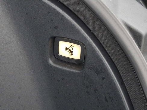 Used 2025 Tesla Cybertruck AWD Crew Cab image 27