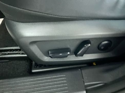 Used 2023 Nissan Rogue SL image 14