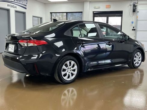 Used 2025 Toyota Corolla LE image 6