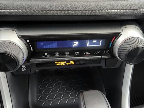 Certified 2021 Toyota RAV4 LE FWD image 30