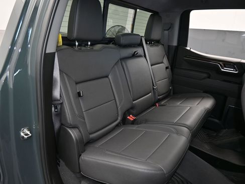 Used 2025 Chevrolet Silverado 1500 LT Trail Boss w/ Convenience Package II image 39