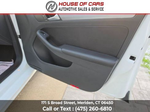Used 2016 Volkswagen Jetta Sport FWD image 29