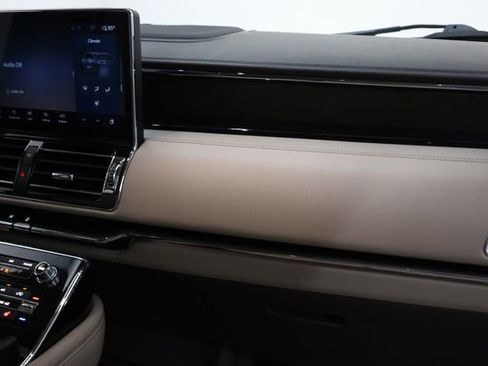 Used 2023 Lincoln Navigator Reserve image 91