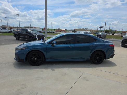 Used 2025 Toyota Camry SE w/ Convenience Package AWD/4WD image 4