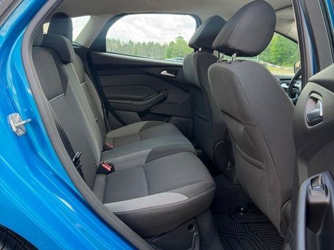 Used 2013 Ford Focus SE w/ SE Winter Pkg FWD image 18