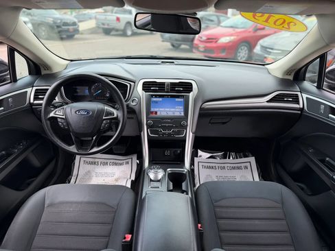 Used 2019 Ford Fusion SE image 26