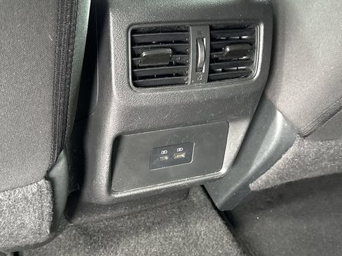 Used 2023 Nissan Rogue SV FWD image 10