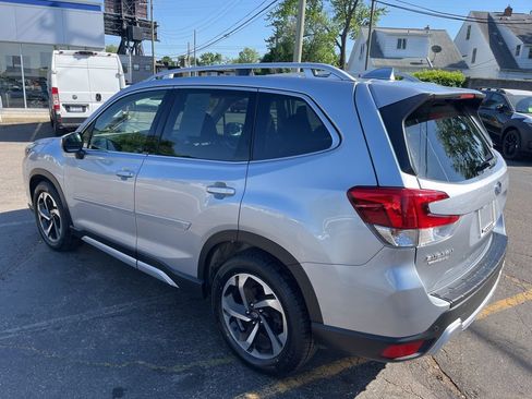 Used 2023 Subaru Forester Touring w/ Popular Package #2 AWD/4WD image 8