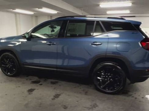 Certified 2024 GMC Terrain SLT w/ Elevation Edition AWD/4WD image 6
