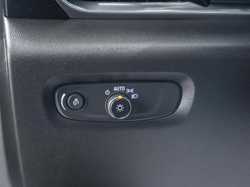 Used 2023 Chevrolet Traverse RS image 46