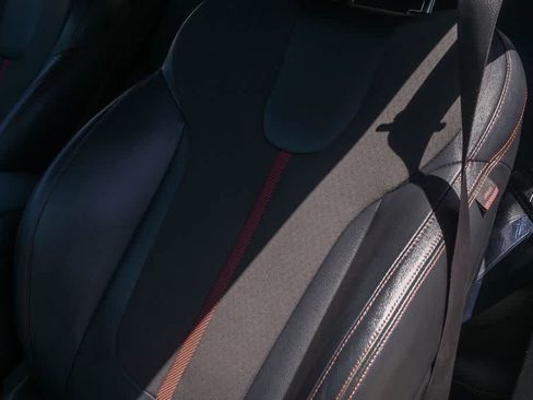 Used 2019 Hyundai Veloster Turbo FWD image 11