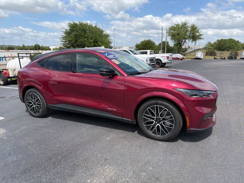 Used 2025 Ford Mustang Mach-E Premium image 1