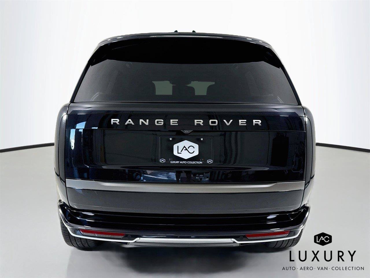 Used 2024 Land Rover Range Rover SE AWD/4WD image 6