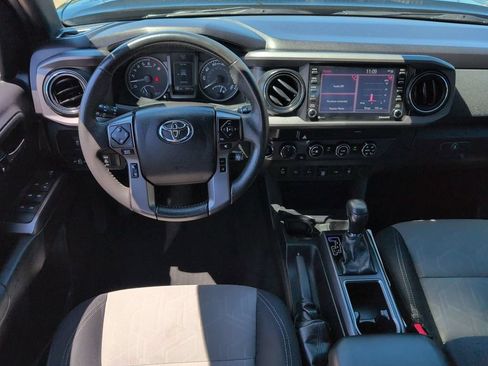 Used 2020 Toyota Tacoma TRD Off-Road w/ Technology Package AWD/4WD image 20