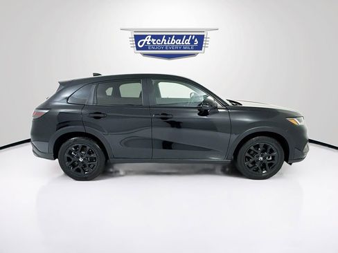 Used 2025 Honda HR-V Sport image 8
