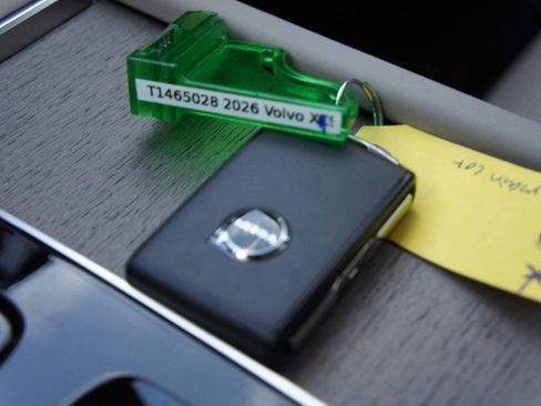 New 2026 Volvo XC90 B6 Ultra image 23