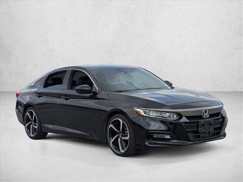 Used 2018 Honda Accord Sport image 3
