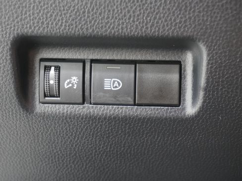 Used 2020 Toyota RAV4 XLE FWD image 22
