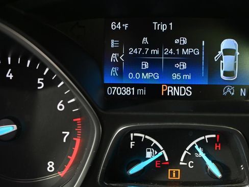 Used 2017 Ford Escape Titanium w/ Equipment Group 301A AWD/4WD image 26
