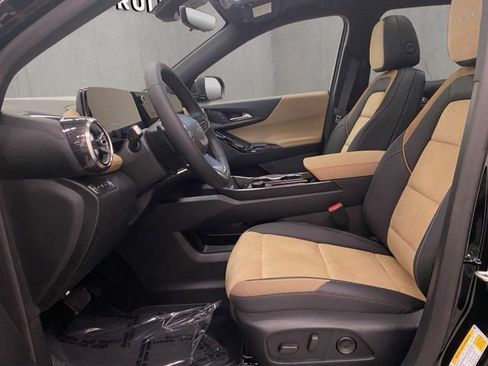 New 2026 Chevrolet Equinox ACTIV w/ Convenience Package III AWD/4WD image 19