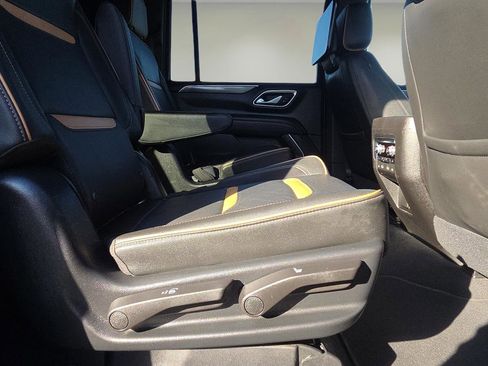 Used 2021 GMC Yukon XL AT4 w/ AT4 Premium Package image 17