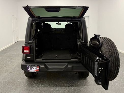 Used 2021 Jeep Wrangler Unlimited Sport w/ Technology Group image 10