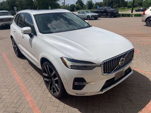 Used 2023 Volvo XC60 B5 Ultimate w/ Protection Package Premier FWD image 3