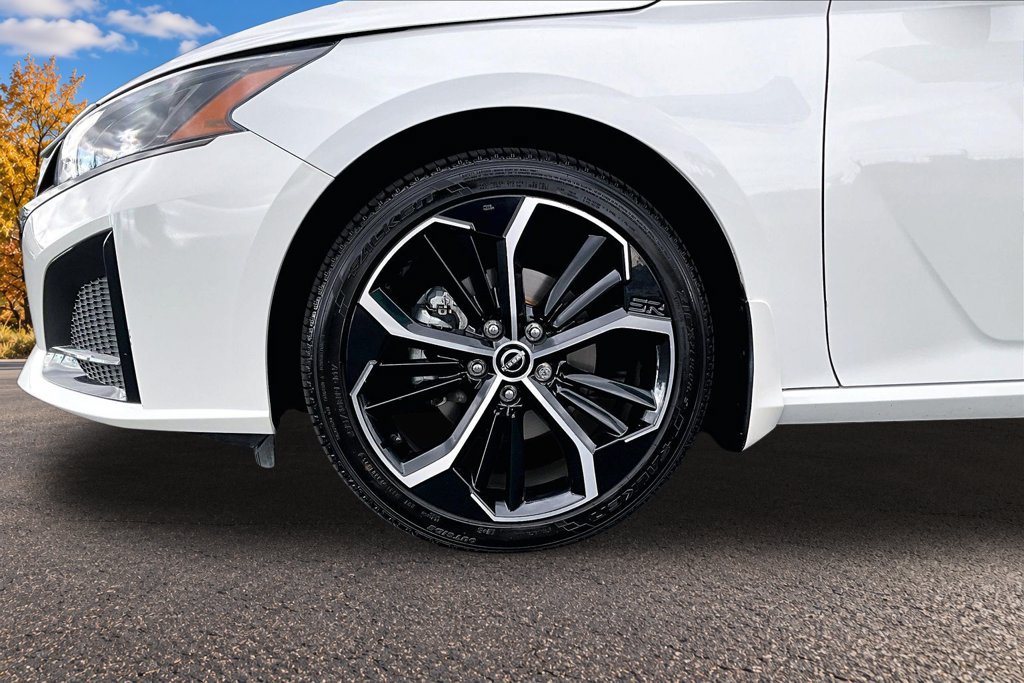 Used 2023 Nissan Altima 2.5 SR w/ SR Premium Package FWD image 32