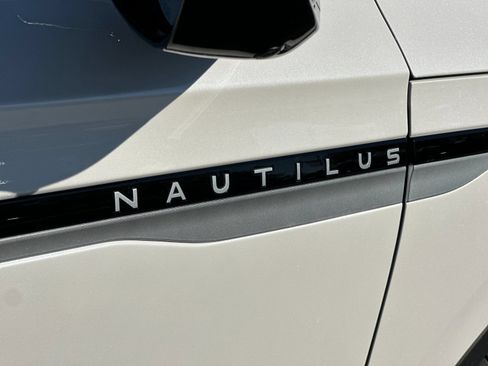New 2026 Lincoln Nautilus Premier AWD/4WD image 25